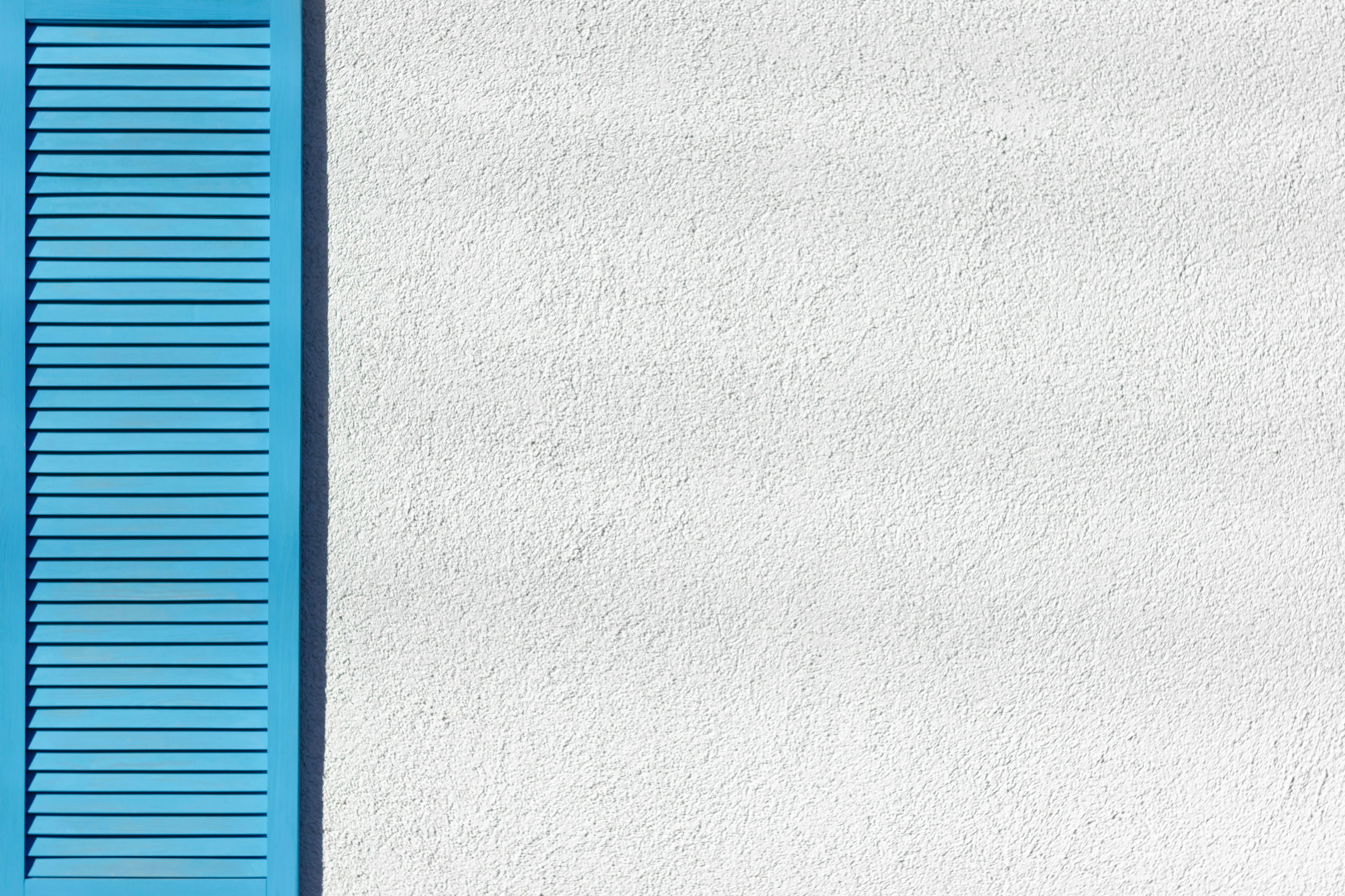 オフィスビルの立ち並ぶ、東京・丸の内の風景